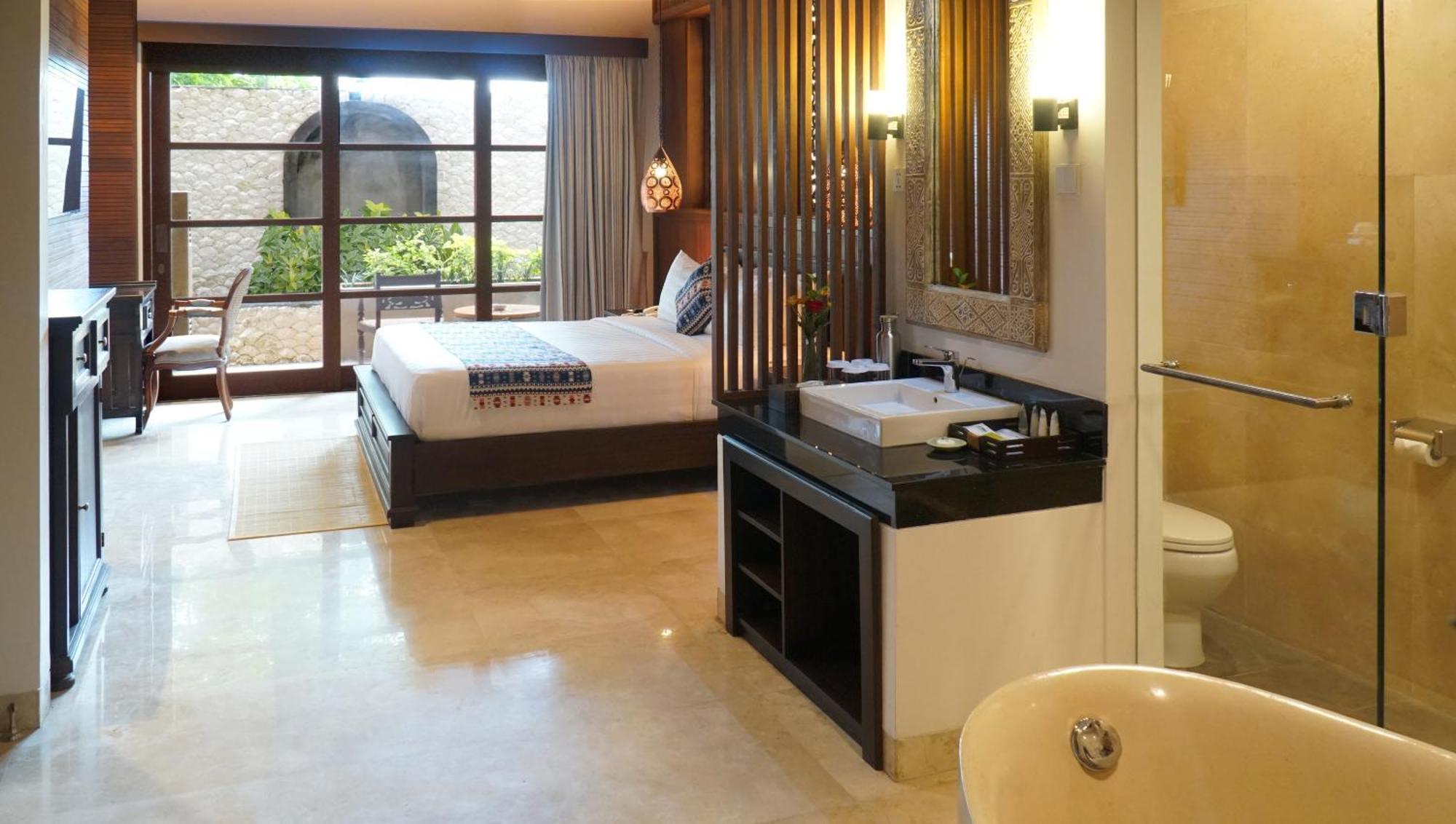 Bali Tropic Resort & Spa - Chse Certified Nusa Dua  Exterior photo A room at the hotel