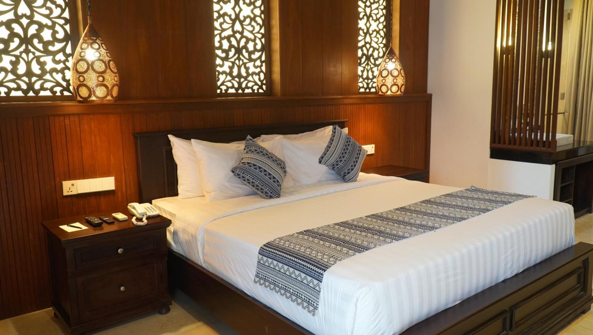 Bali Tropic Resort & Spa - Chse Certified Nusa Dua  Exterior photo A bed in a hotel room